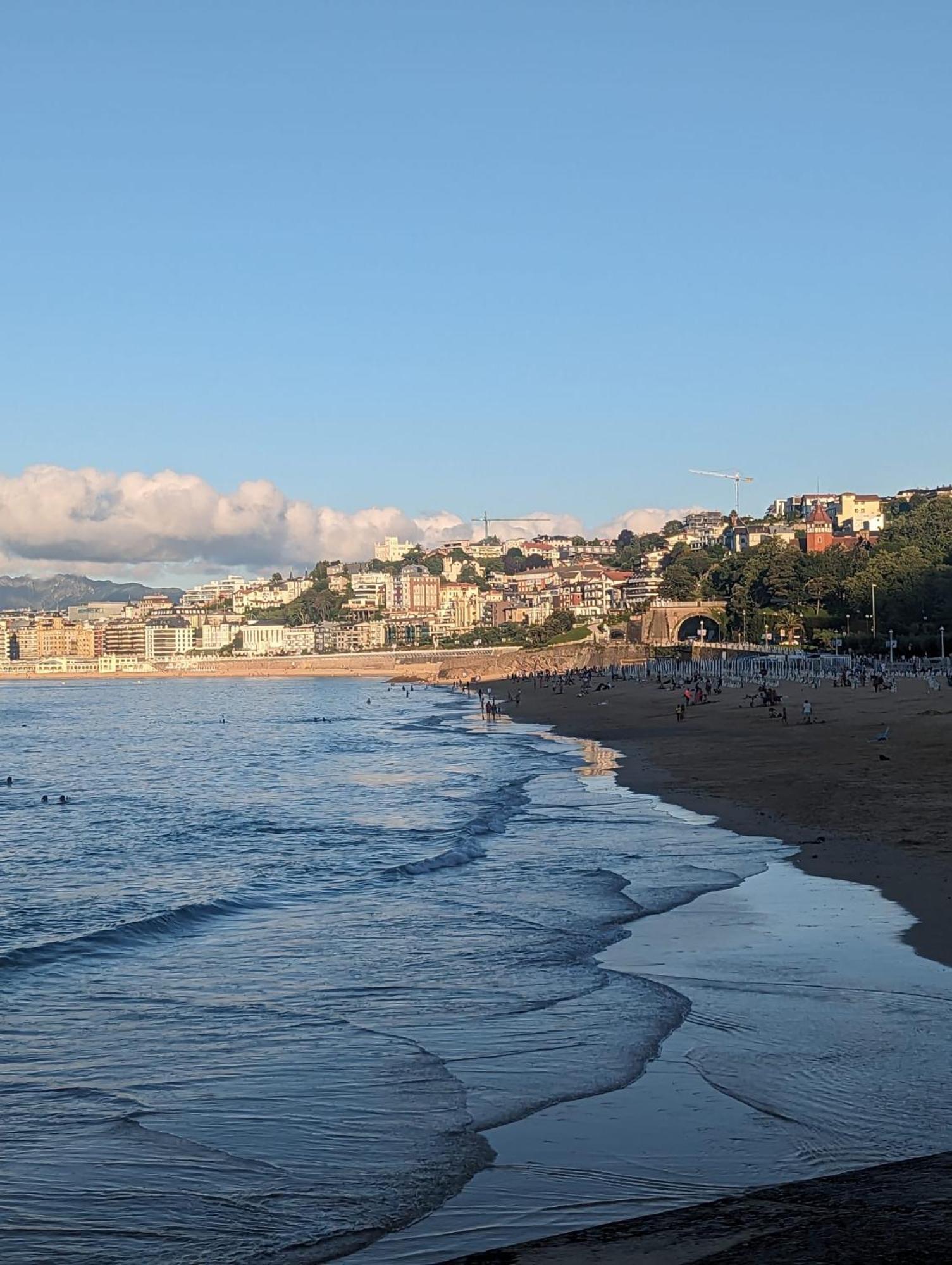 New Apartment & Terrace. Steps To Ondarreta Beach Аньорга-Лугарис Экстерьер фото